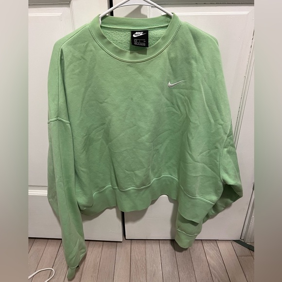 Nike light mint green cropped sweatshirt - Picture 2 of 5